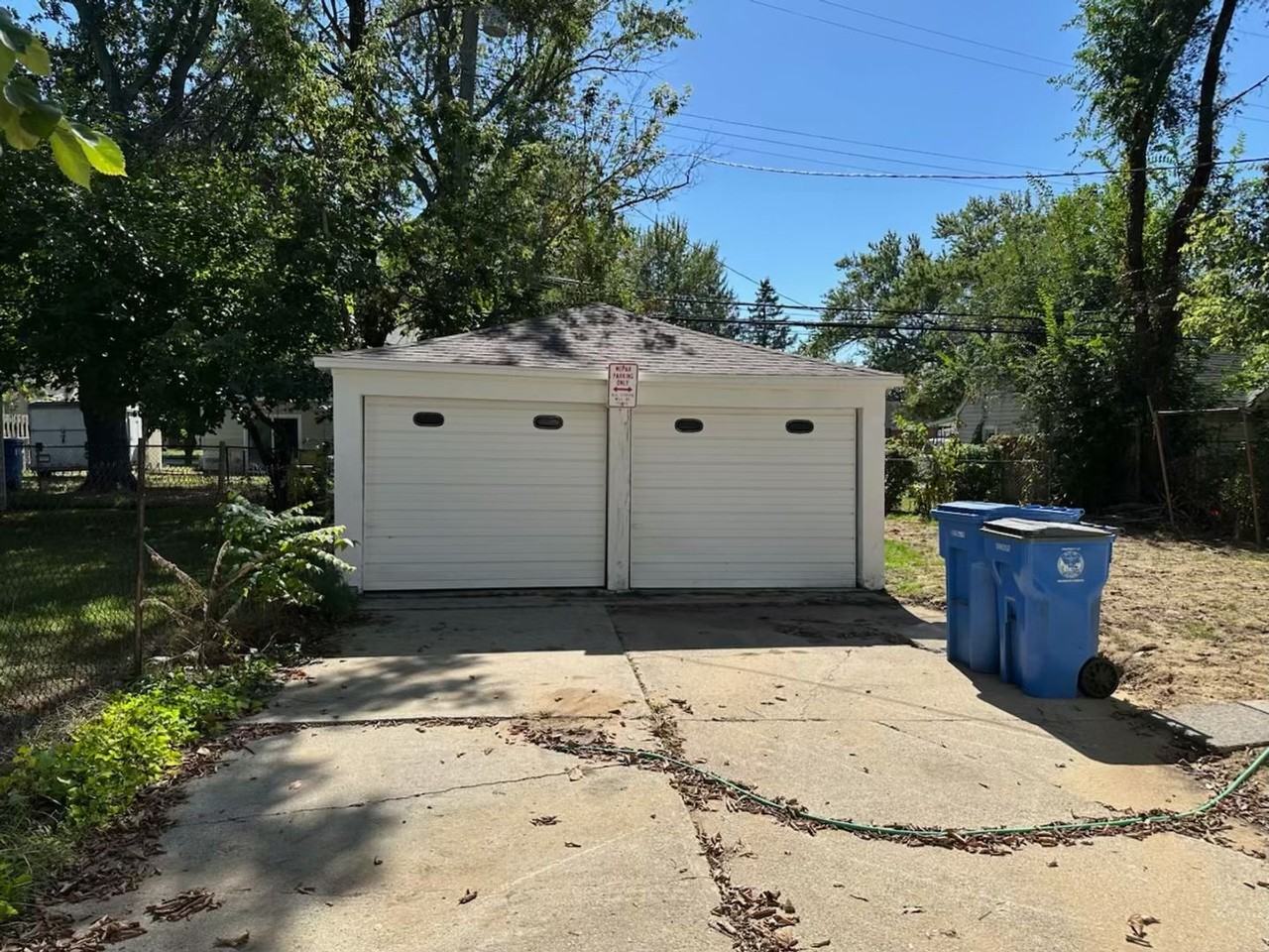 24117 Eton Avenue - Photo 3 of 8