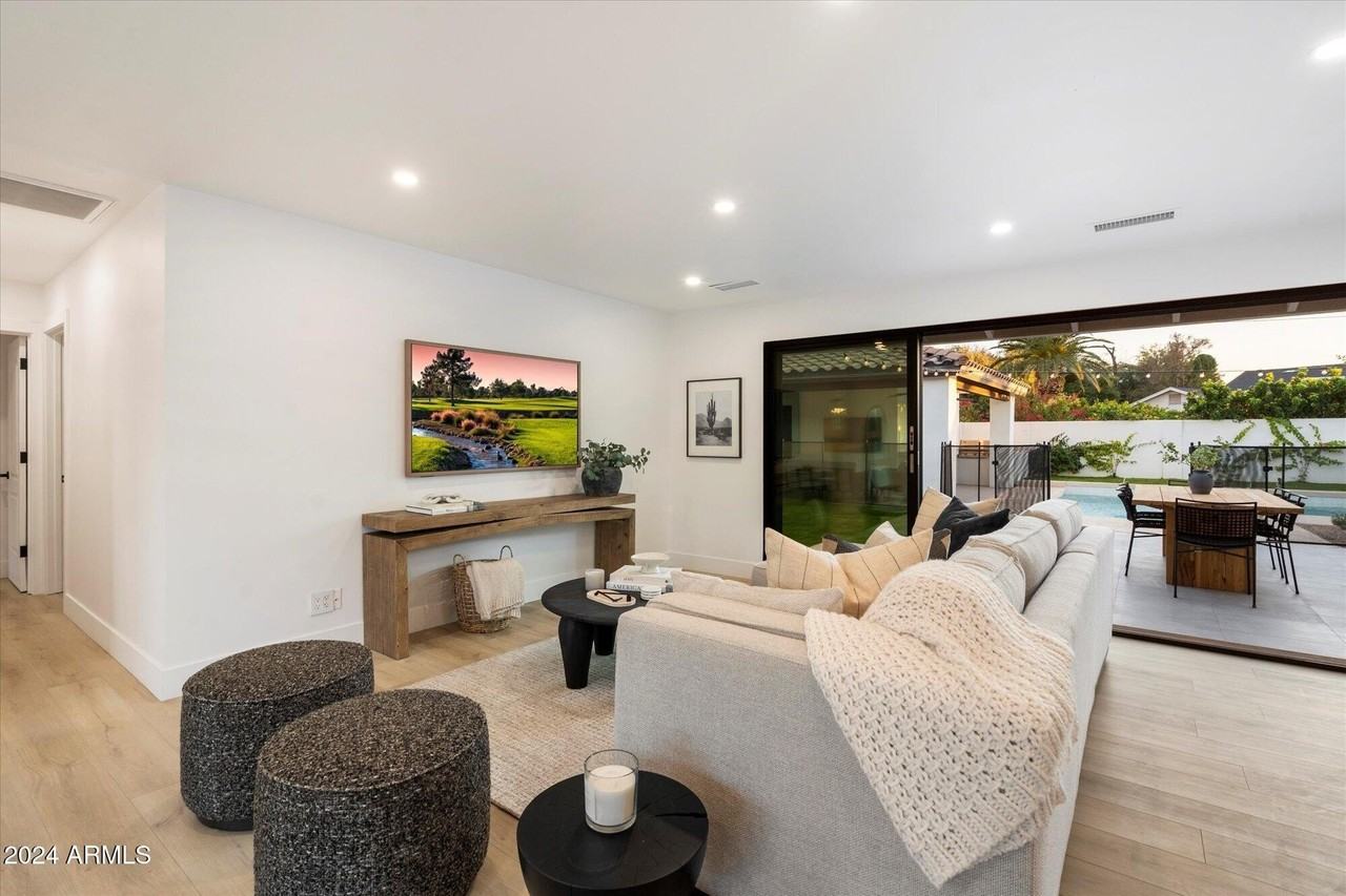 3827 East Hazelwood Street - Photo 6 of 35