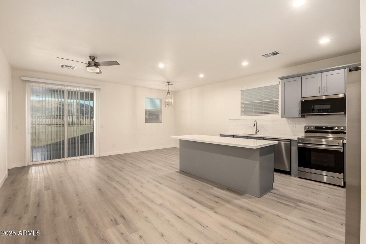 129 W Latona Rd - Photo 4 of 29