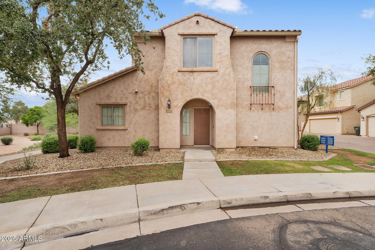 2332 North 84th Drive - Photo 2 of 31