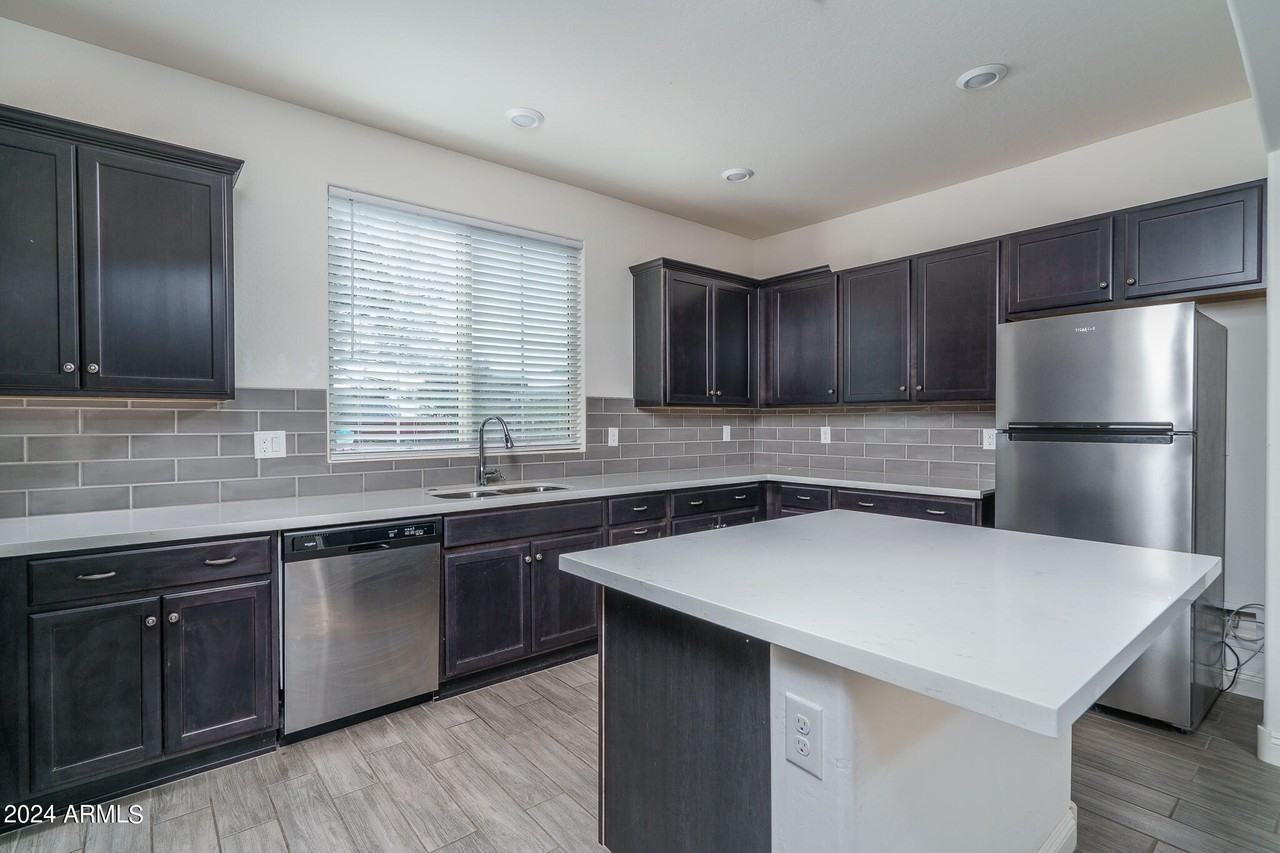 1627 N 208th Ave - Photo 7 of 45