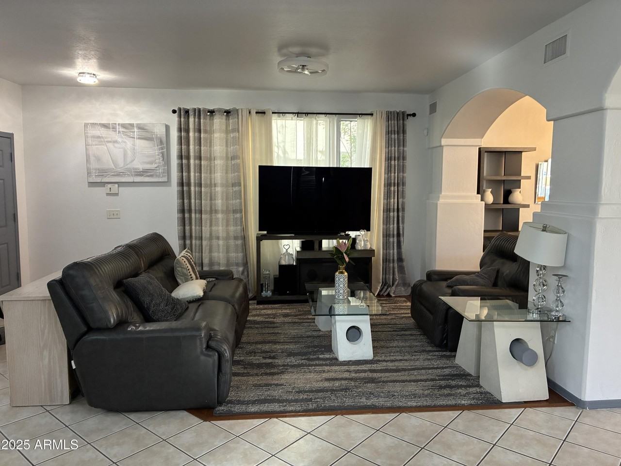 13438 West Rose Lane - Photo 4 of 40