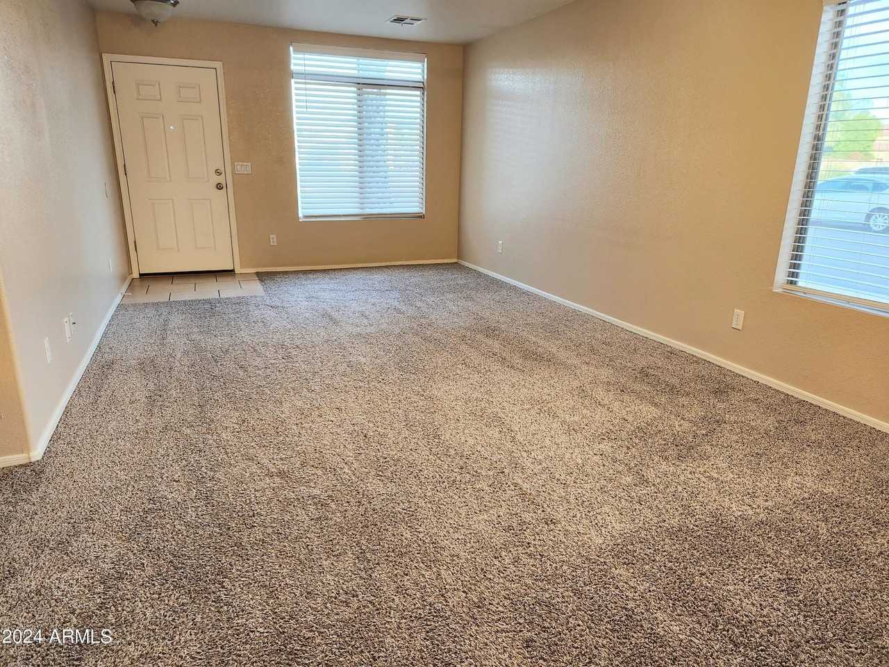 15923 Post Drive - Photo 4 of 23