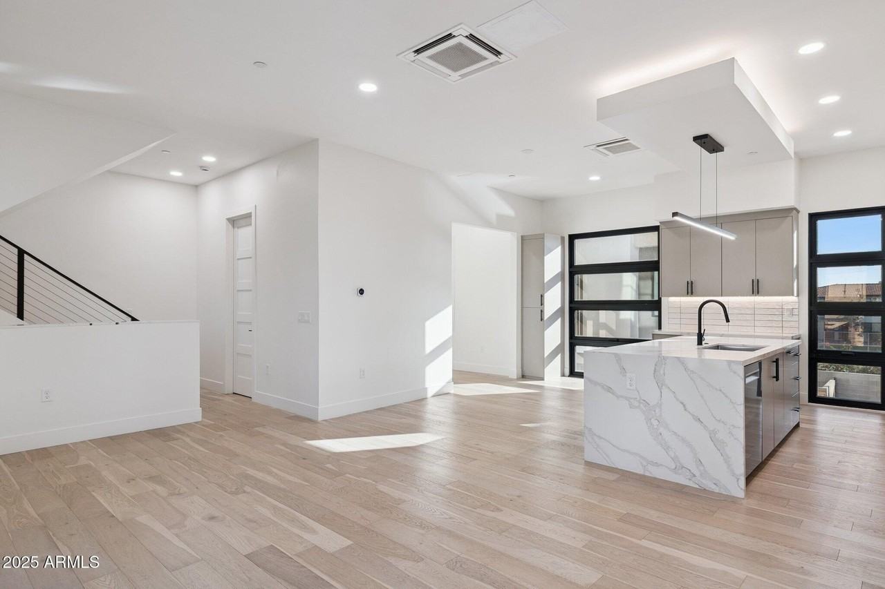 1501 N Miller Rd Unit 1013 #1013 - Photo 3 of 37