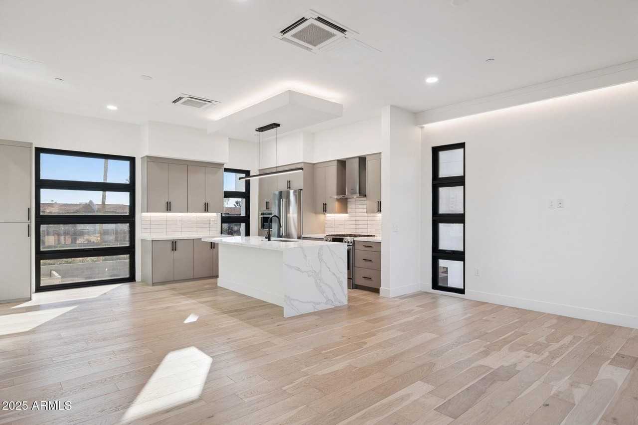 1501 N Miller Rd Unit 1013 #1013 - Photo 4 of 37