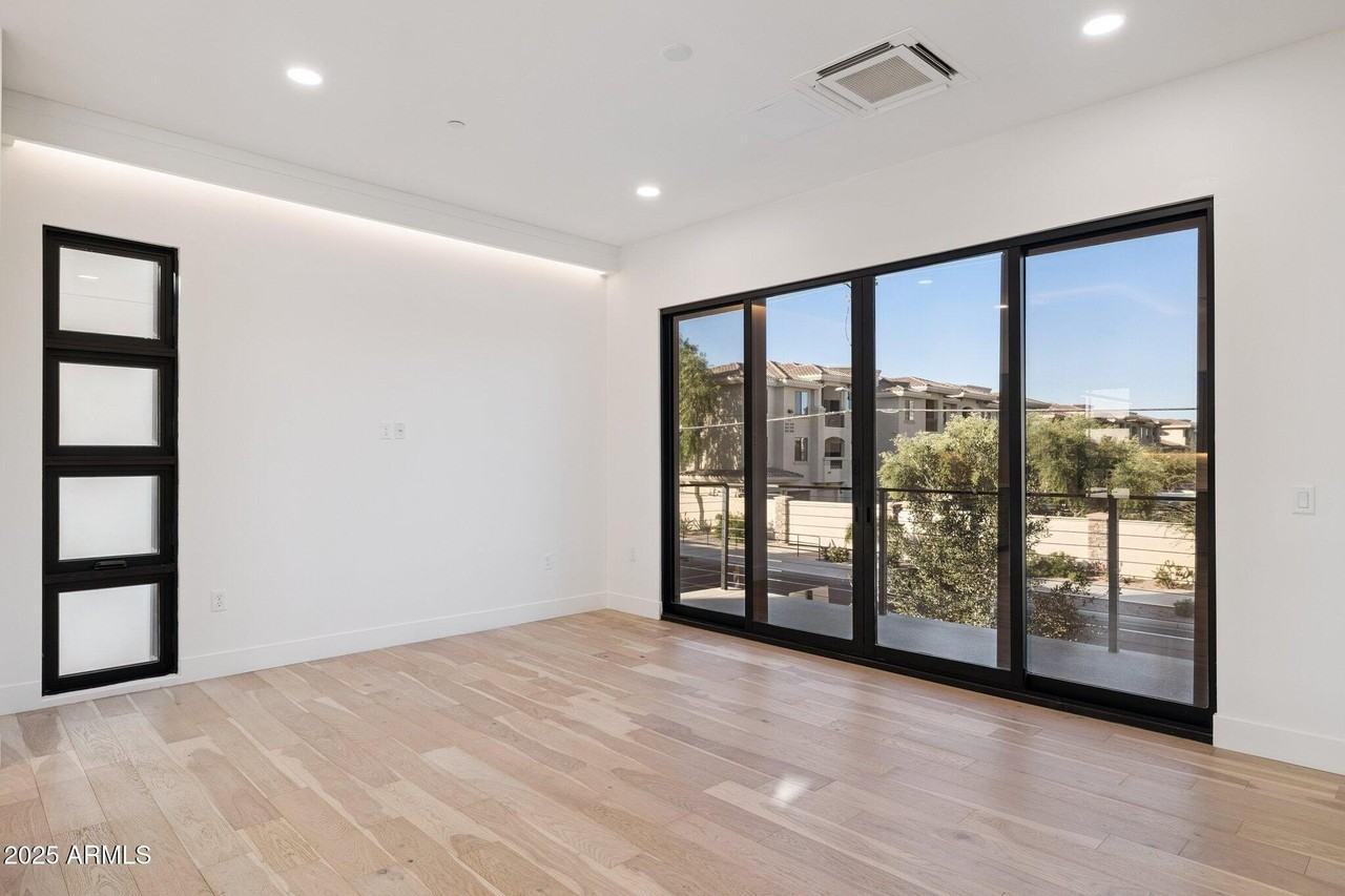 1501 N Miller Rd Unit 1013 #1013 - Photo 5 of 37