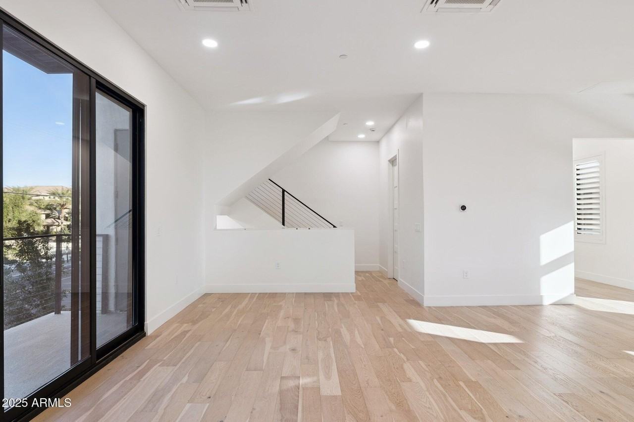 1501 N Miller Rd Unit 1013 #1013 - Photo 7 of 37