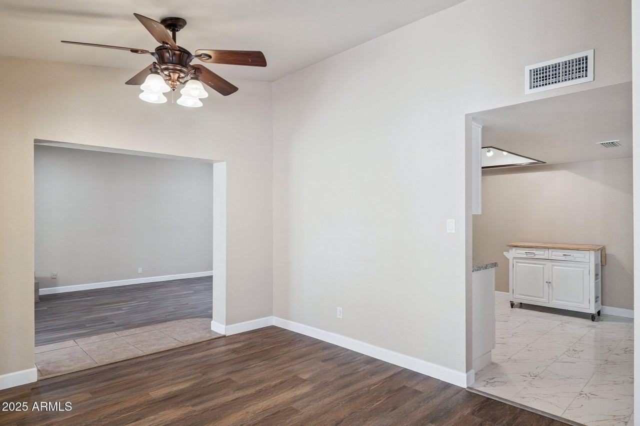 4662 W Kings Ave - Photo 6 of 33