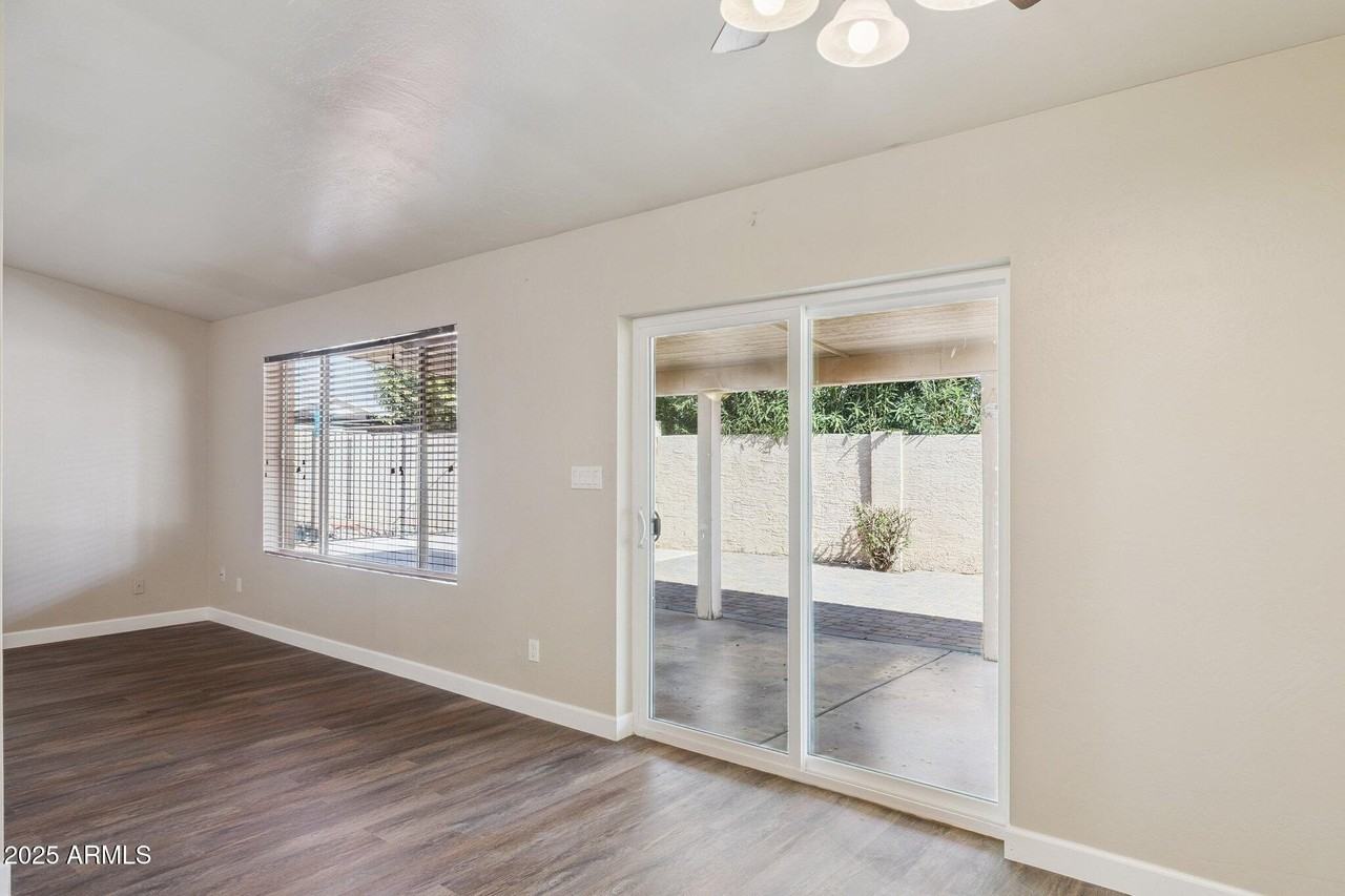 4662 W Kings Ave - Photo 7 of 33