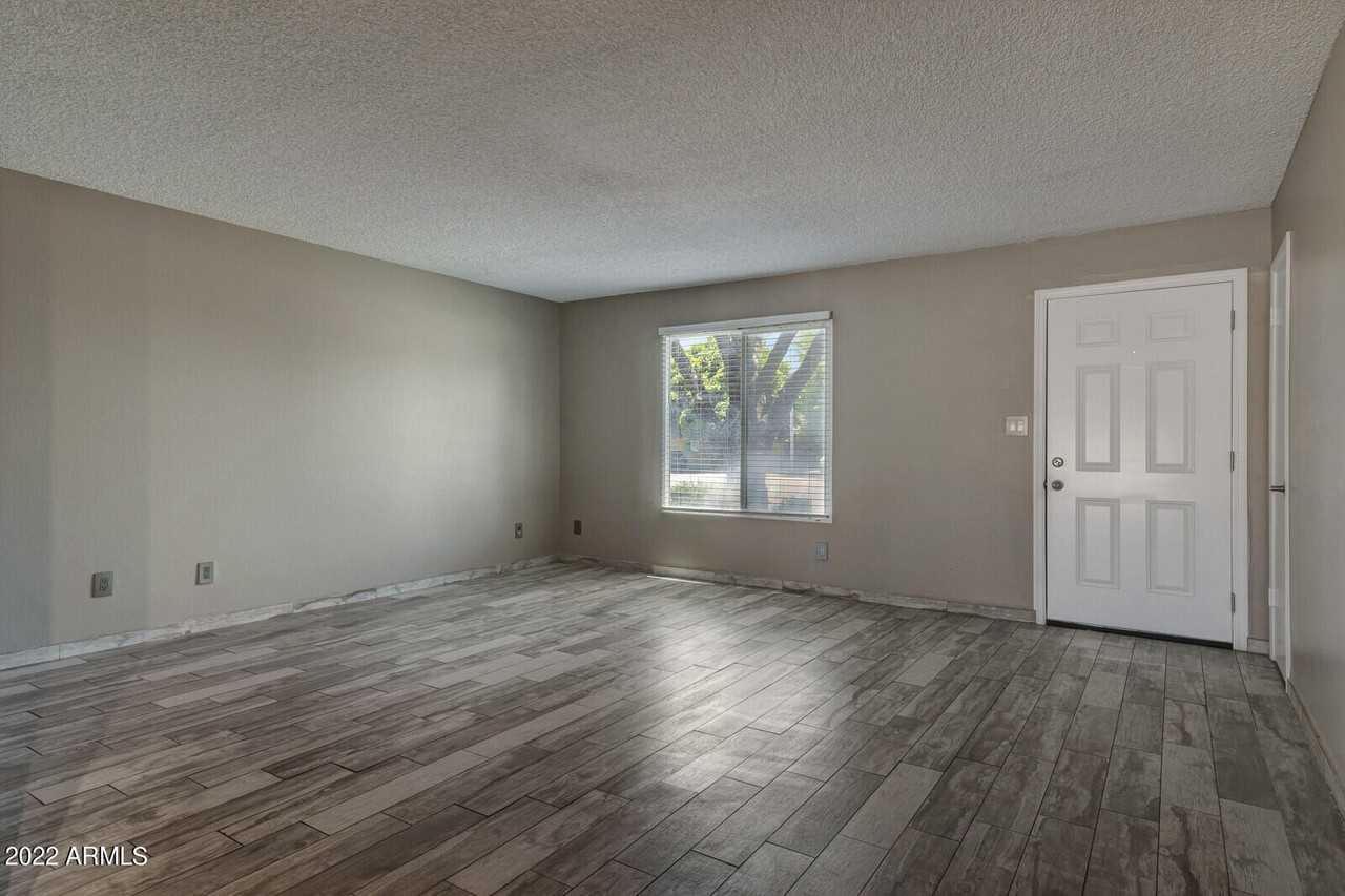 3012 West Bethany Home Road - Photo 4 of 29