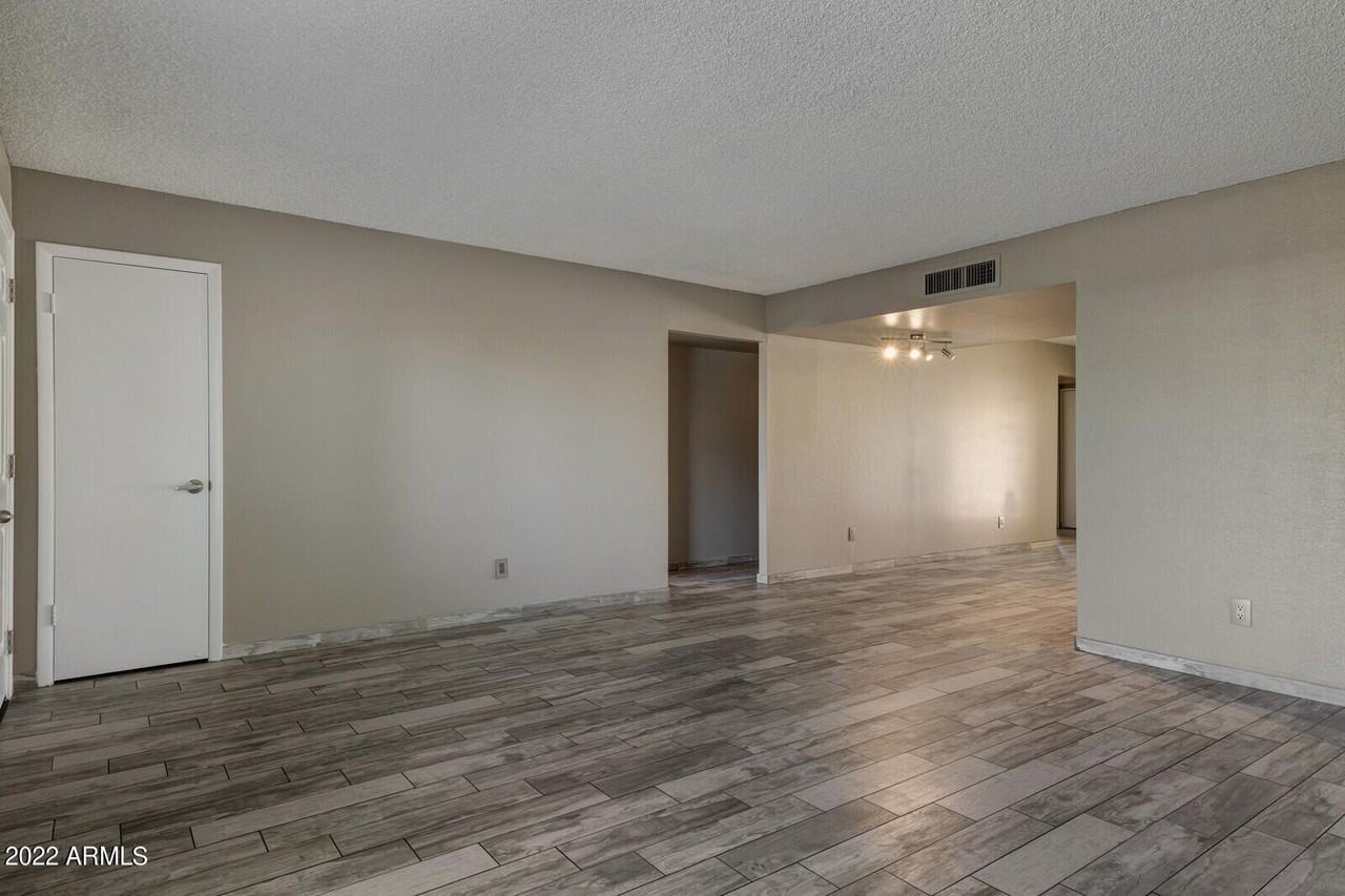 3012 West Bethany Home Road - Photo 5 of 29