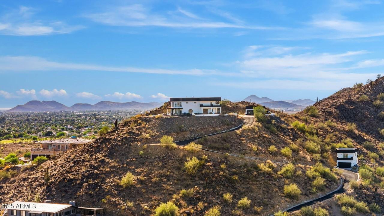 18812 N 22nd St - Photo 4 of 50