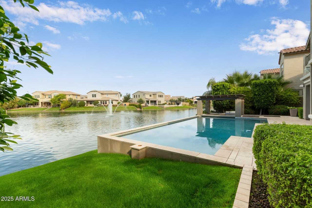 4322 South Gardenia Drive