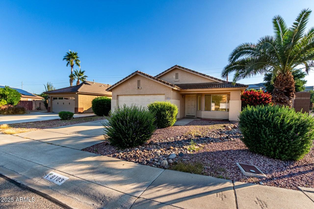 8103 W Tonto Ln - Photo 6 of 32