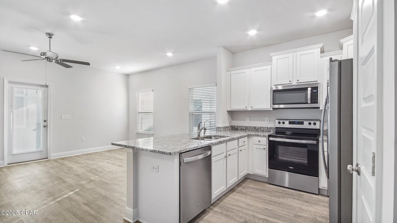 1674 Caleigh Ct - Photo 3 of 31