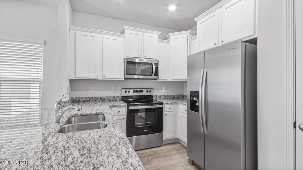 1674 Caleigh Ct - Photo 4 of 31