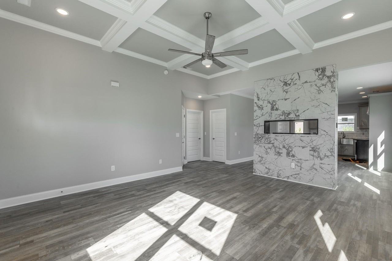 5085 Oop Rd - Photo 3 of 42