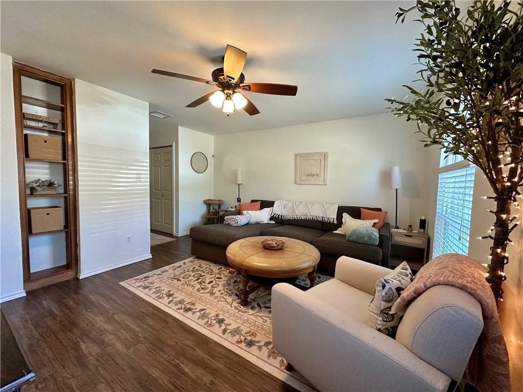 1213 Montreal Dr - Photo 3 of 31