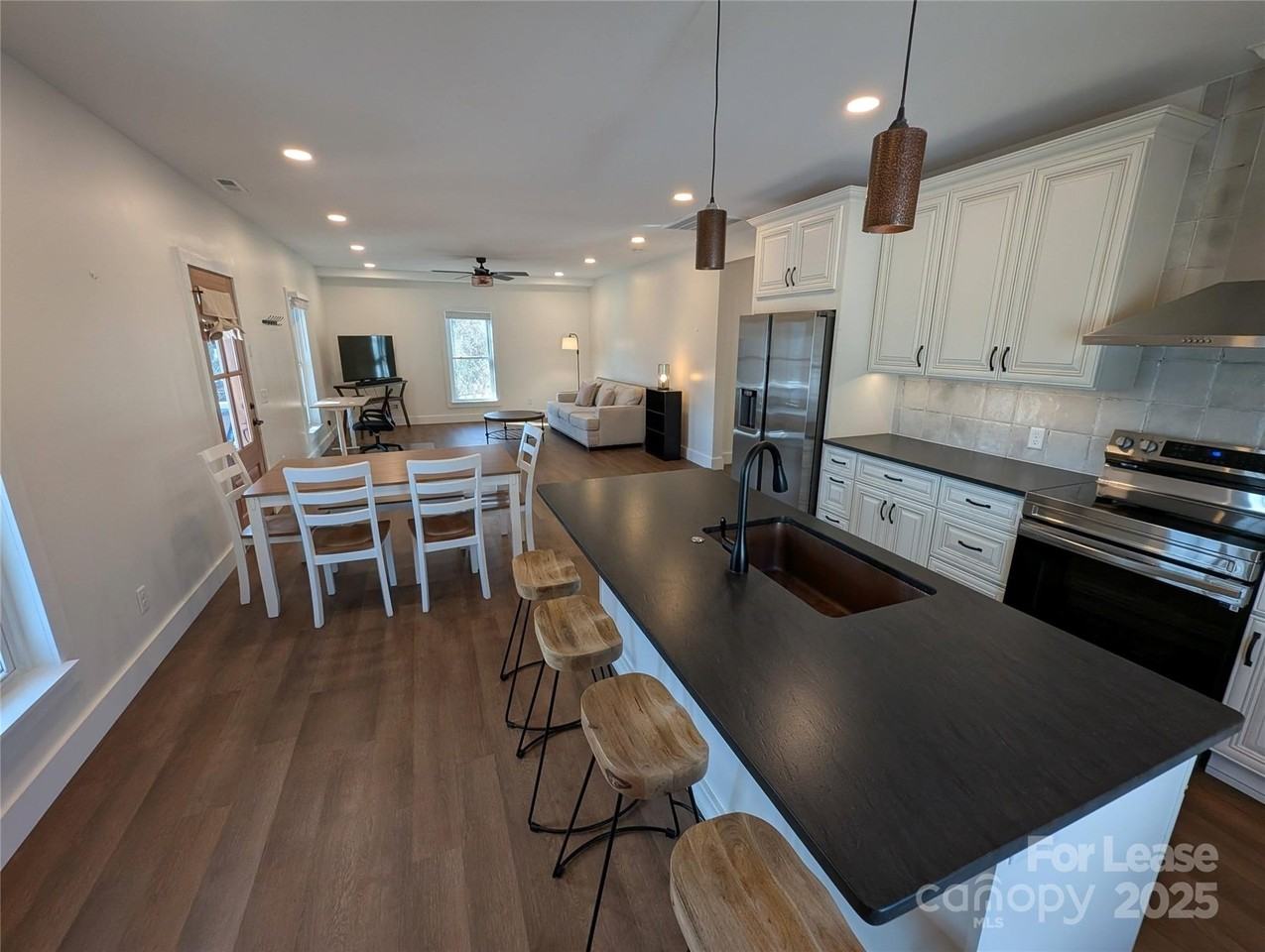 24 Woodrow Avenue - Photo 7 of 30