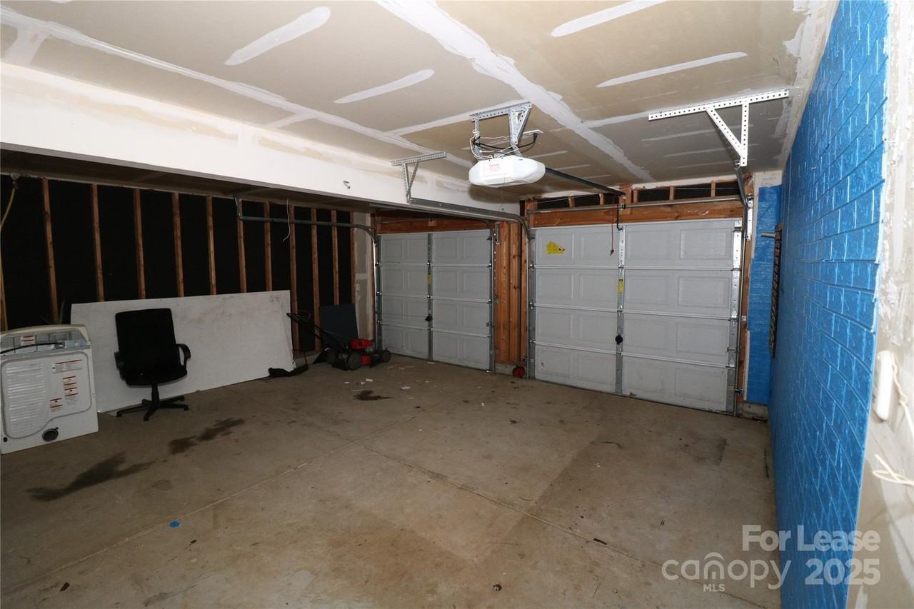 1001 Boulder Dr - Photo 5 of 24