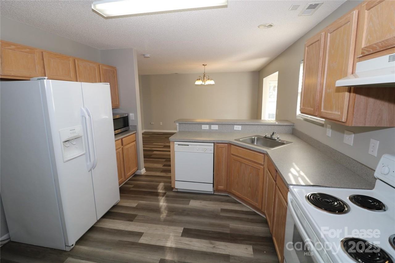 1001 Boulder Dr - Photo 6 of 24