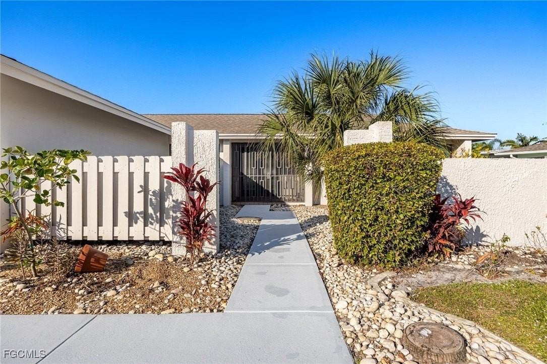 5308 Shalley Cir E - Photo 2 of 33