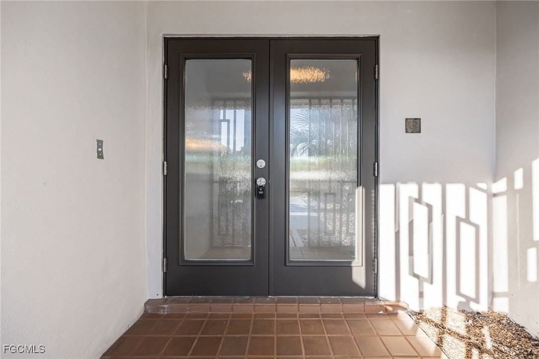 5308 Shalley Cir E - Photo 4 of 33