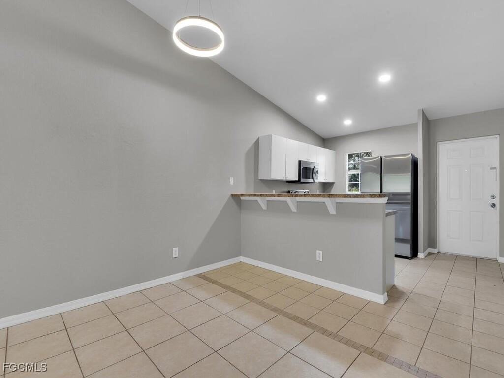 801 Meadow Rd - Photo 6 of 24