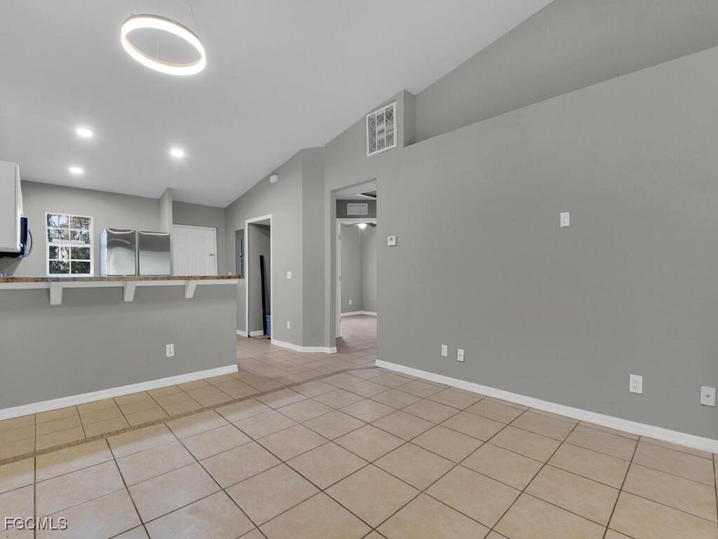 801 Meadow Rd - Photo 7 of 24