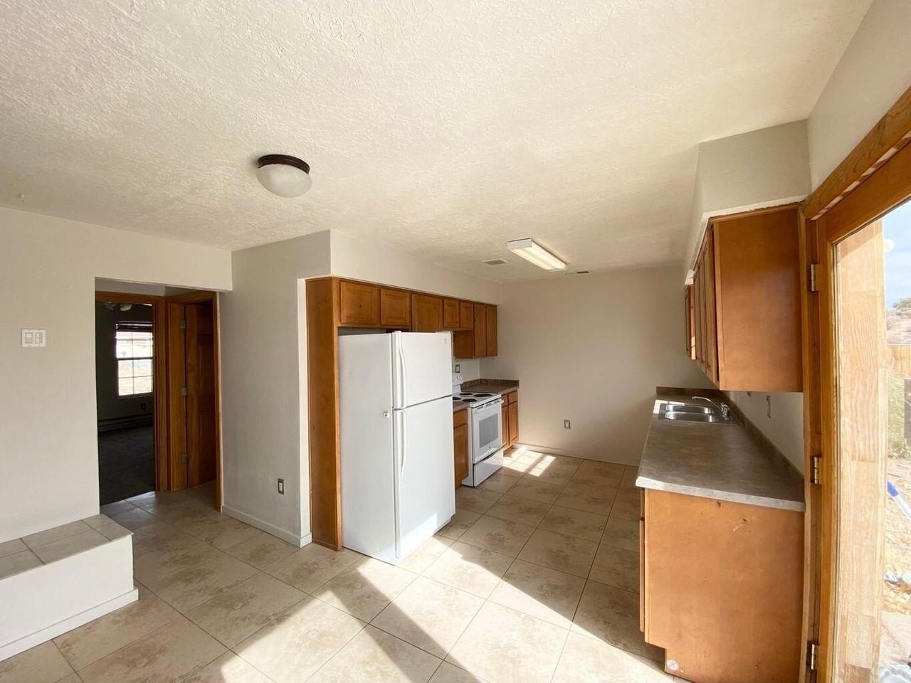 910 11th Avenue Northwest - Photo 4 of 22