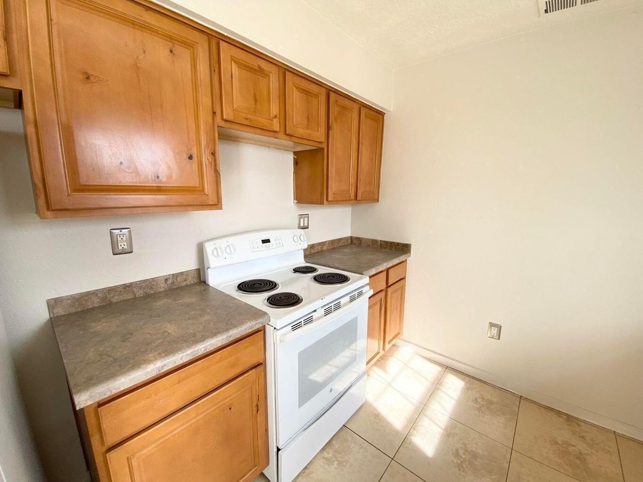 910 11th Avenue Northwest - Photo 6 of 22