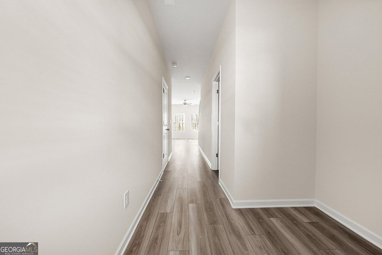 1328 Silverstone Trail - Photo 3 of 28