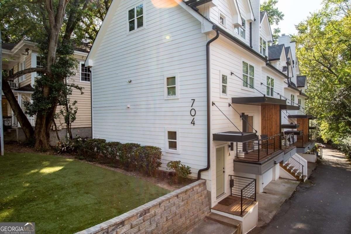 704 Durant Place Northeast #C - Photo 6 of 26