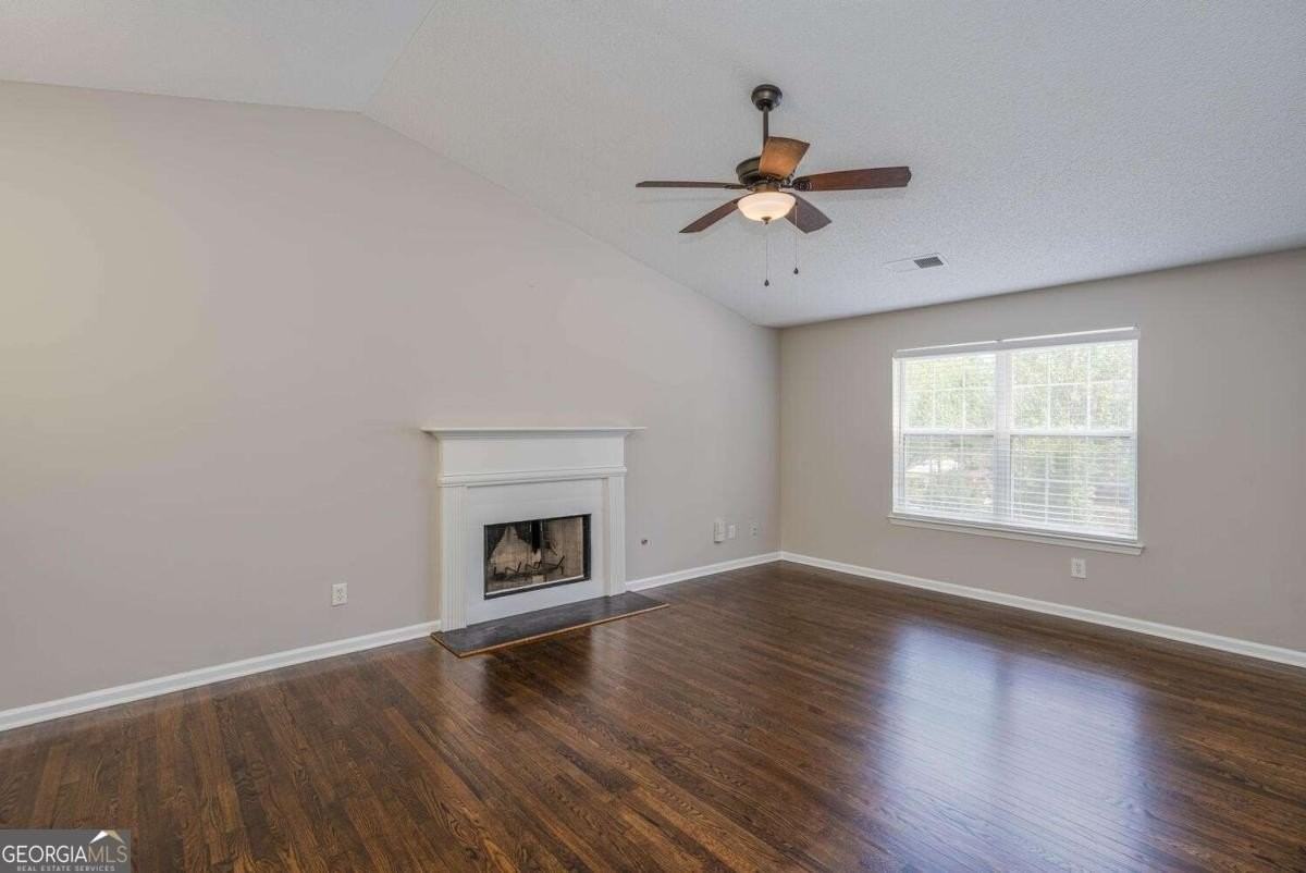 3272 Peach Court - Photo 7 of 50