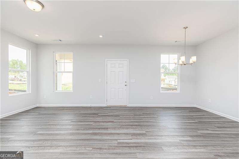 3065 Cambridge Mill St - Photo 3 of 39