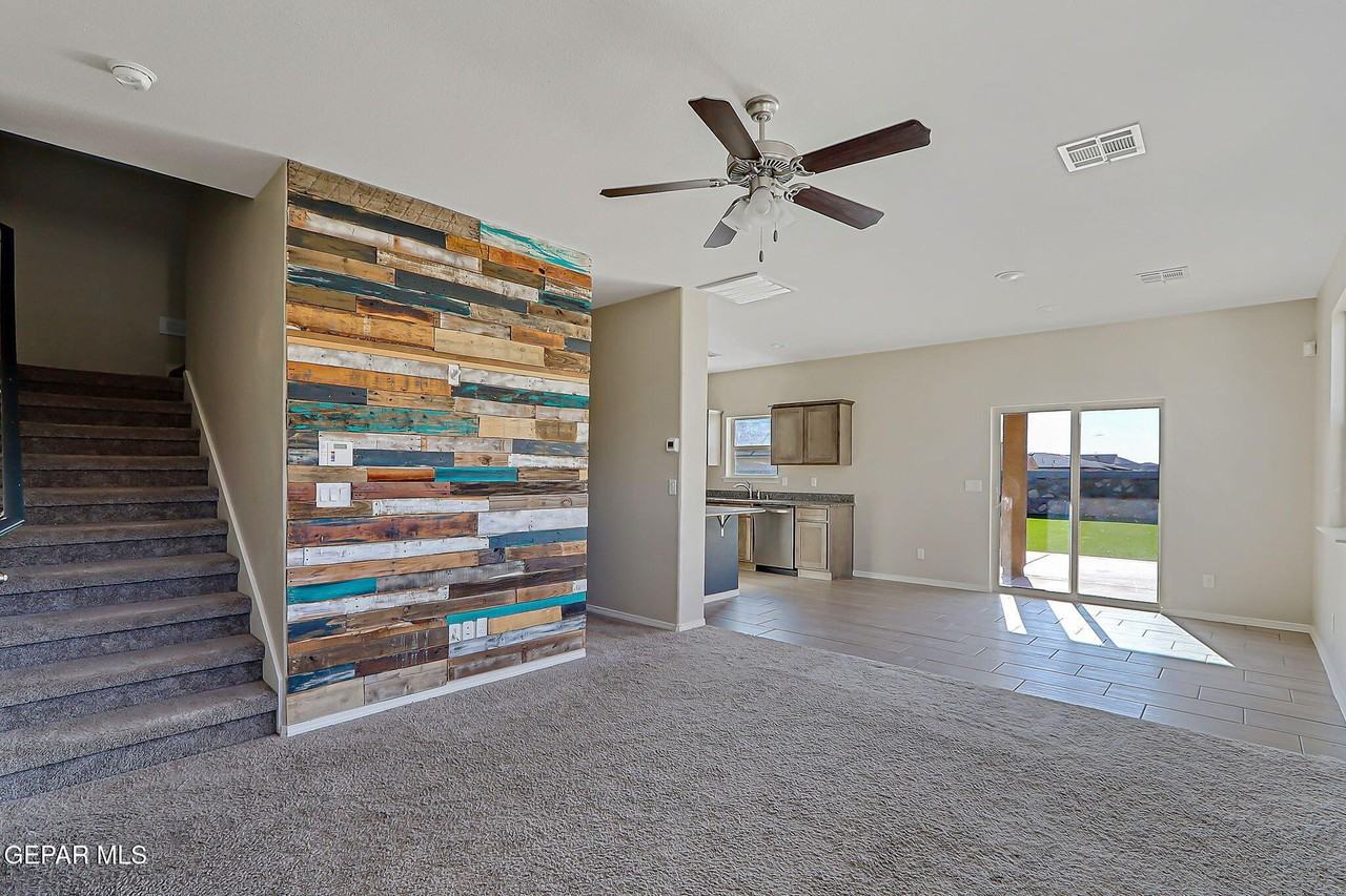 11470 Dawn View Rd Apt B #B - Photo 5 of 25