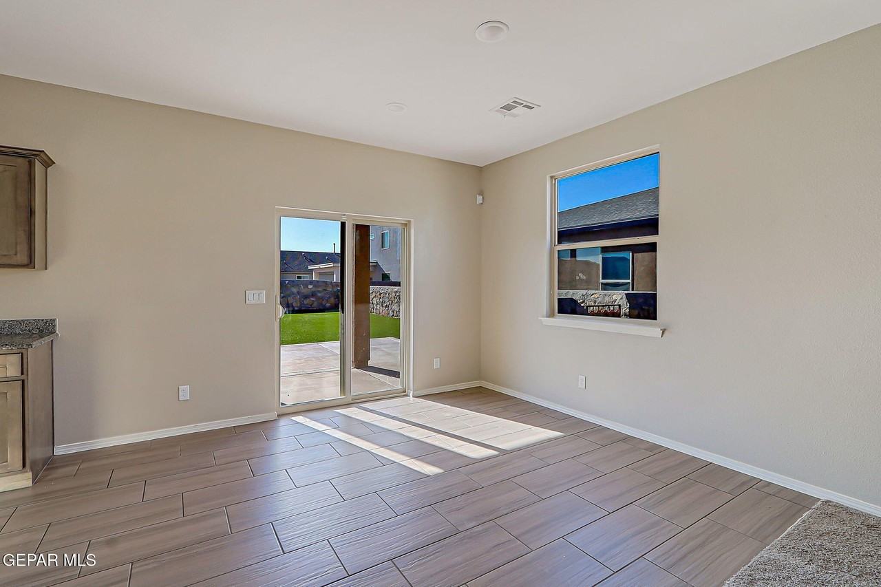 11470 Dawn View Rd Apt B #B - Photo 6 of 25