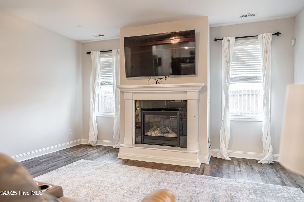 101 Bluegrass Ct - Photo 4 of 50