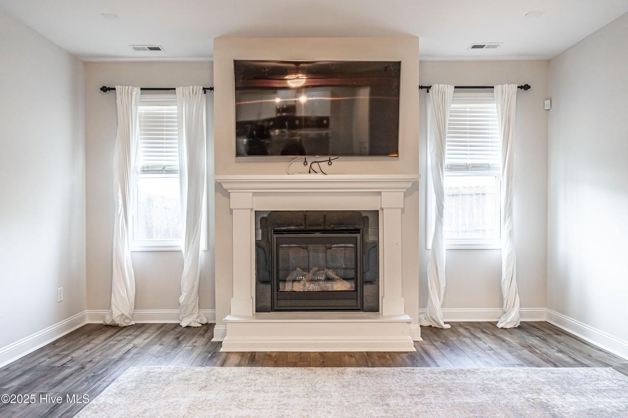 101 Bluegrass Ct - Photo 5 of 50