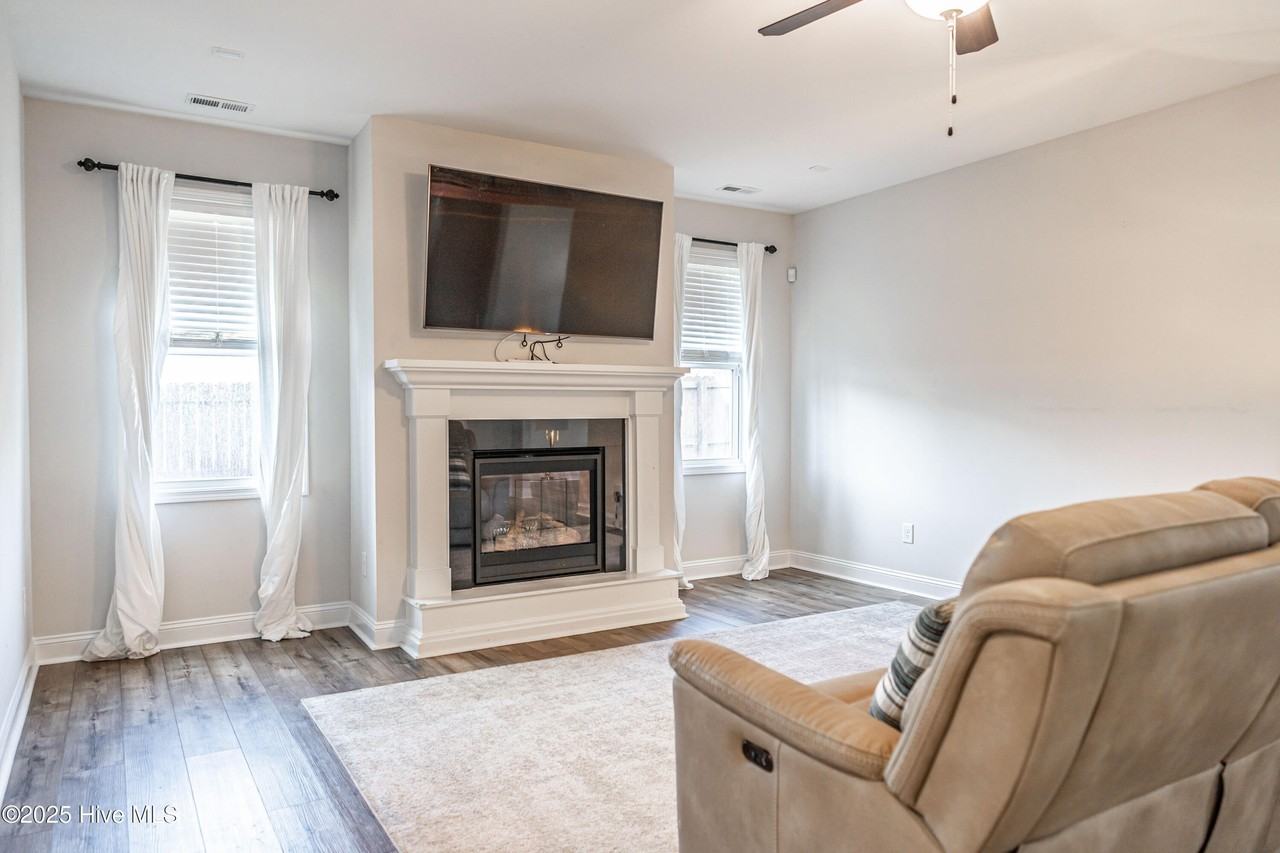 101 Bluegrass Ct - Photo 6 of 50