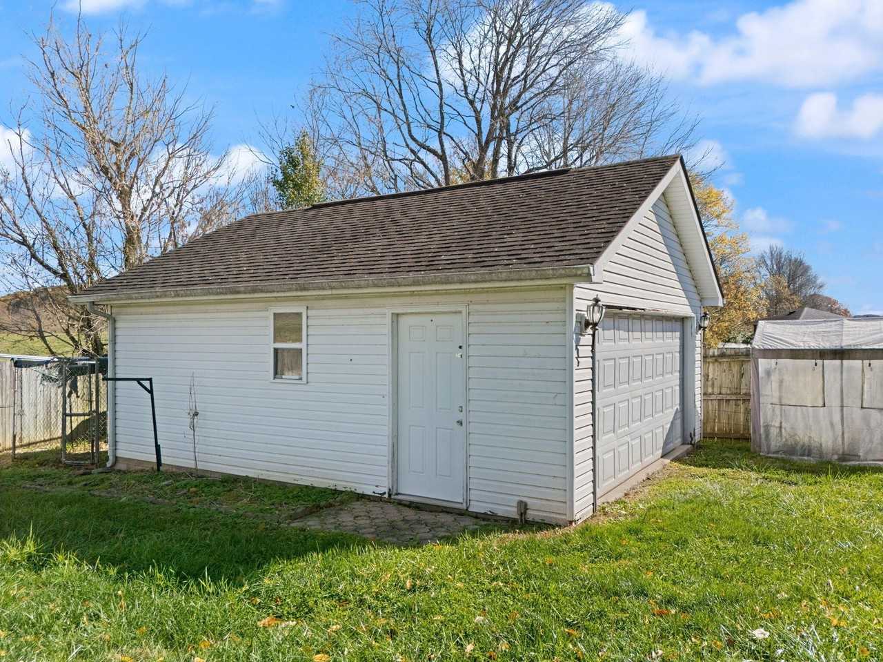 76 Waterford Way - Photo 5 of 50