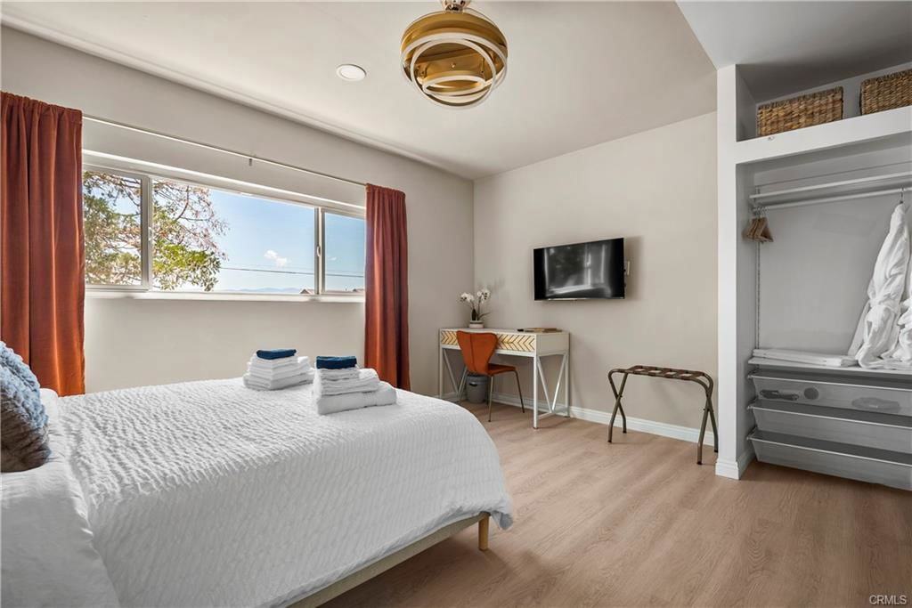 9150 10th Ave - Photo 4 of 8