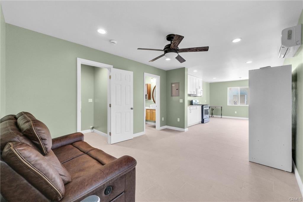 2513 W Occidental St - Photo 2 of 8