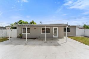 featured image of 810 East 9th Place #A