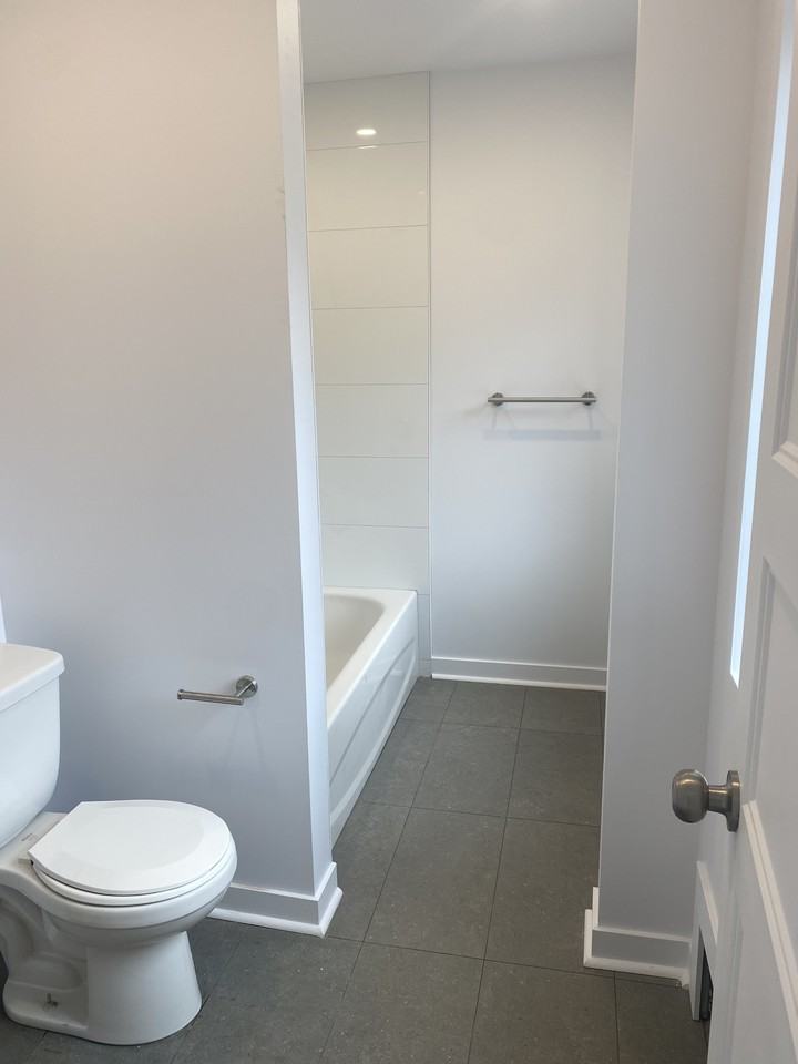 5491 Avenue Victoria #120 - Photo 6 of 10