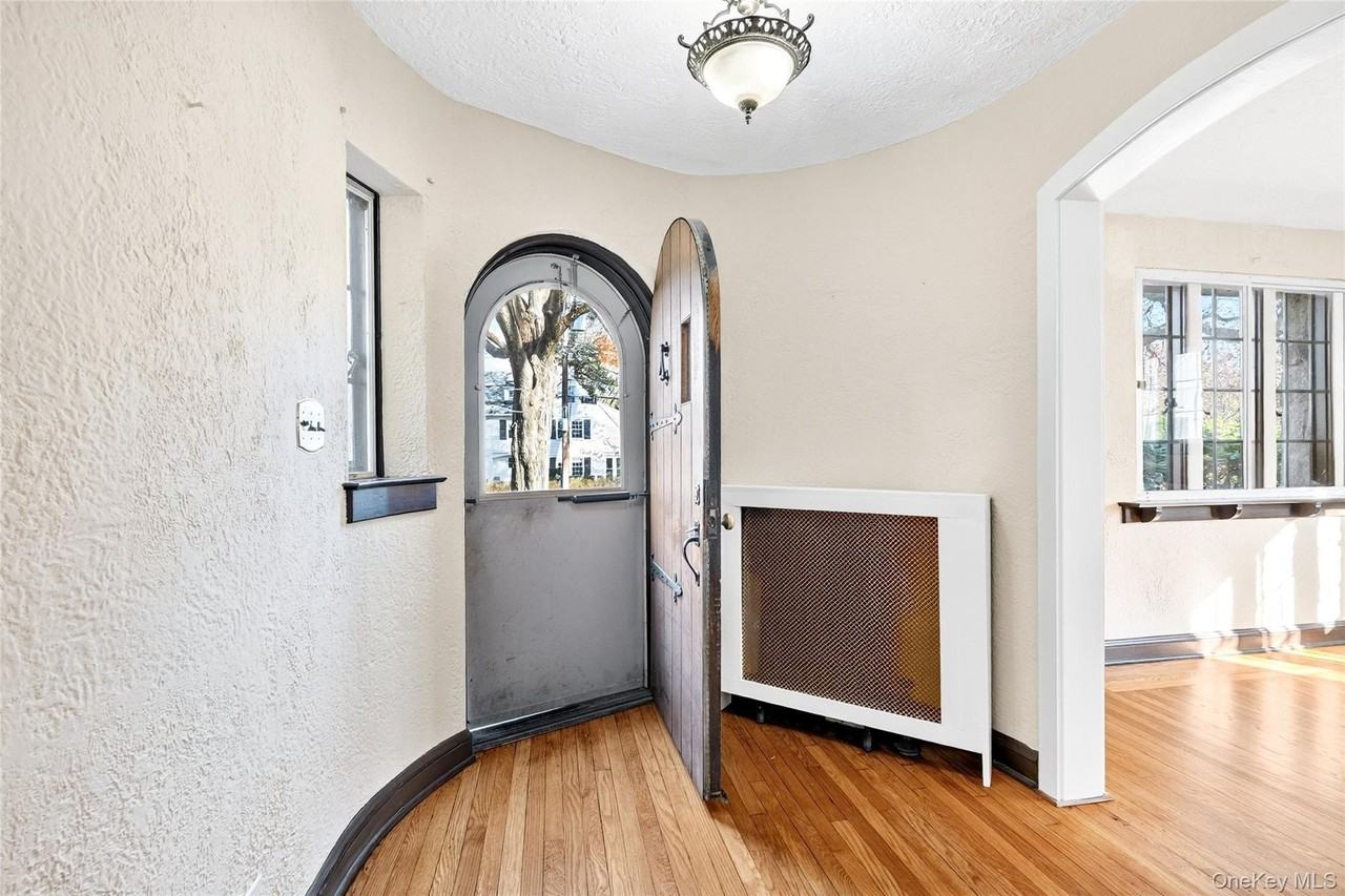 5 Seymour Pl - Photo 3 of 43