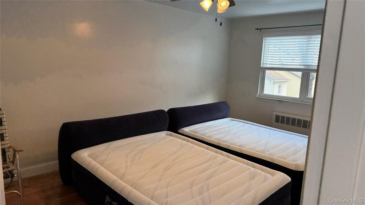 21510 Hillside Ave 1st Fl #1stFL - Photo 4 of 8