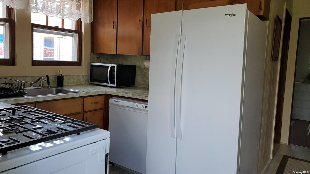 250 Cottage Walk - Photo 4 of 19