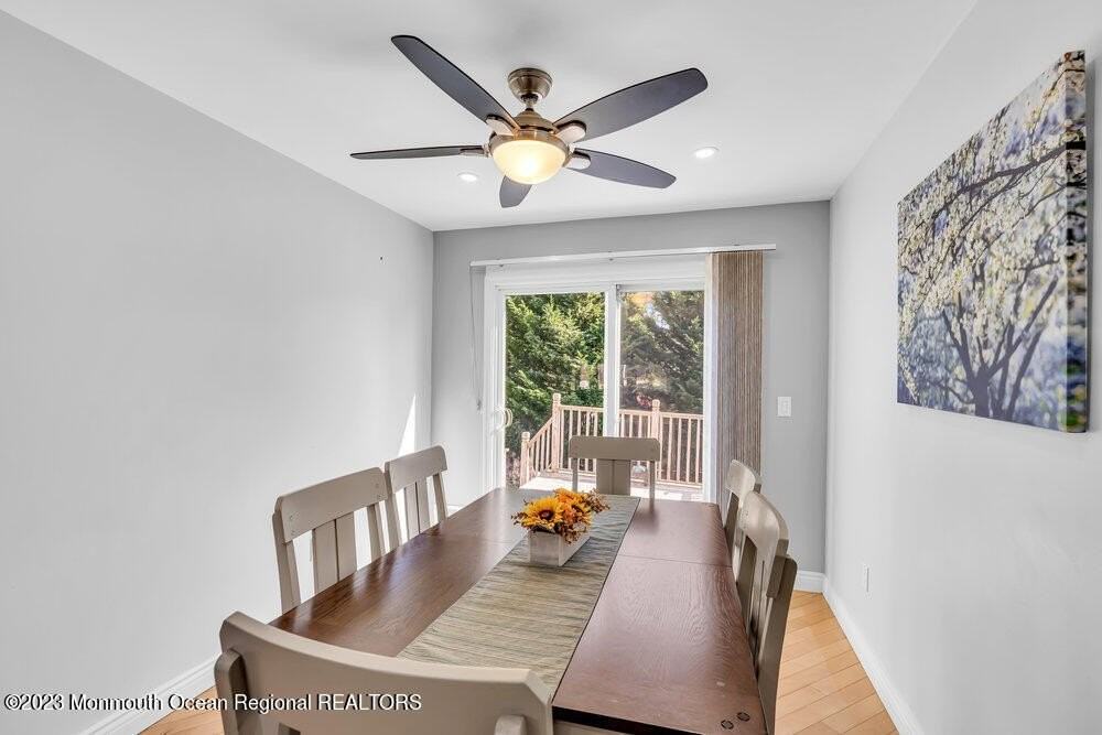 491 Fairfield Ave - Photo 4 of 31