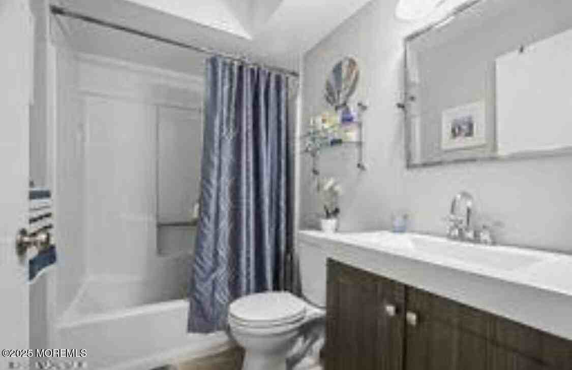 111 5th Ave Apt 7 #7 - Photo 5 of 10